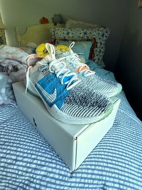 Nike White Blue Multicolor Flyknit Sneakers